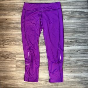 Arc’teryx Women’s Medium Kappa Crop Tight - Purple